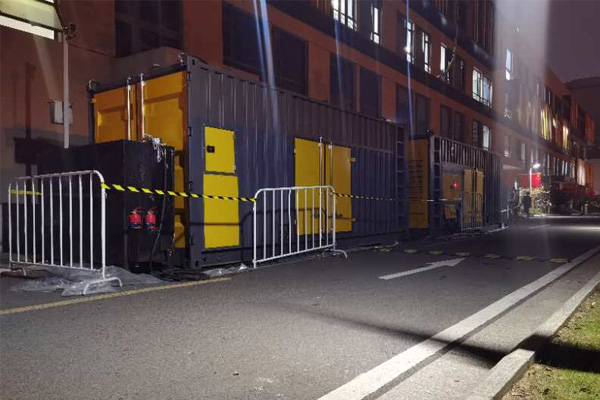 高陵柴油发电机组的输出电压是如何调节的？