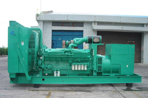 高陵工厂发电机应急发电时如何更准确地检查发电机状态？