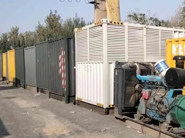 高陵200KW柴油发电机机组每小时油耗是多少？